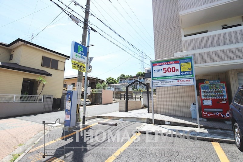 プリモレガーロ青山 コインパーキングが敷地内にあります。