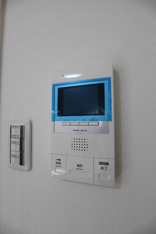 ディアコート門司 TVモニター付インターホンなので安心です。