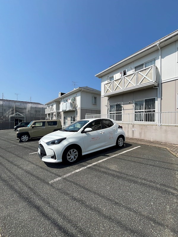 サラダ村 C棟 駐車場