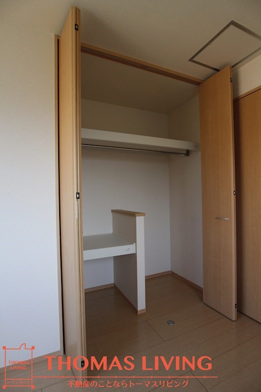 ウィットコート尾倉　A棟 洋服以外にも使えるクローゼット。