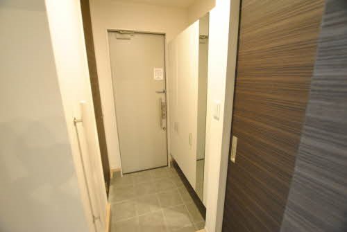 グリーントリニティー　B棟 ※同タイプの写真になります。　明るい玄関