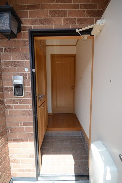 アプローズ参番館 ※同タイプの写真になります。　上段にも収納がありたっぷり収納できます