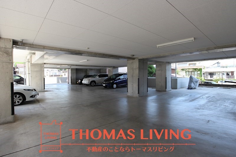 リオグランデ八幡 屋根付きの駐車場