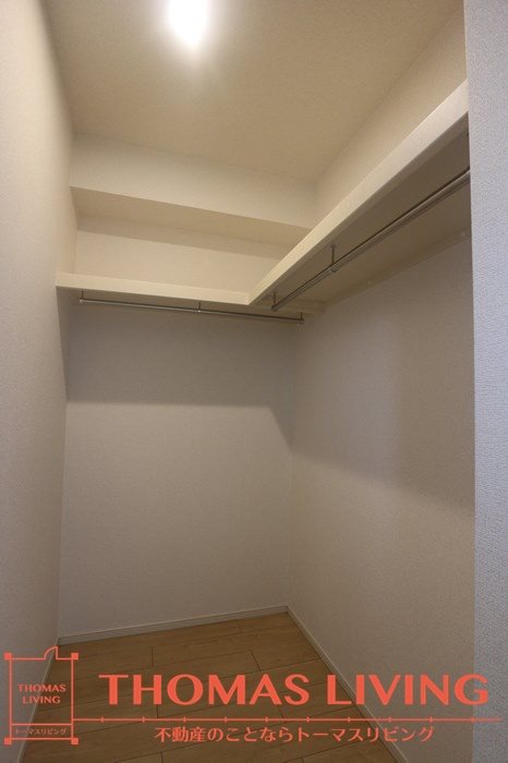 カーサセレーノ A棟 大容量のウォークインクローゼット付きです。