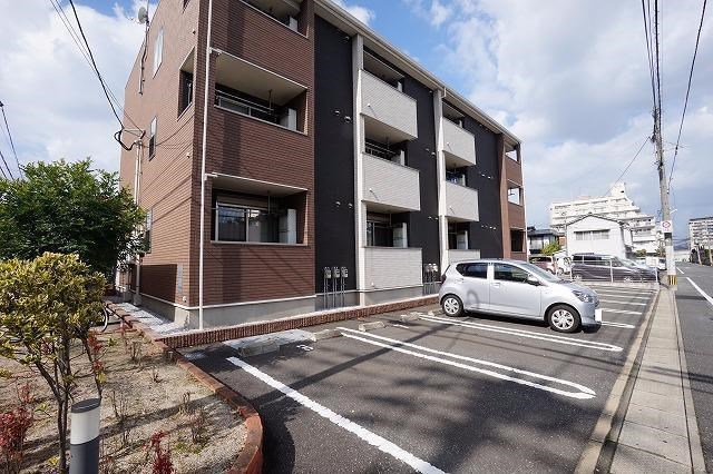 グラースメゾン 駐車場