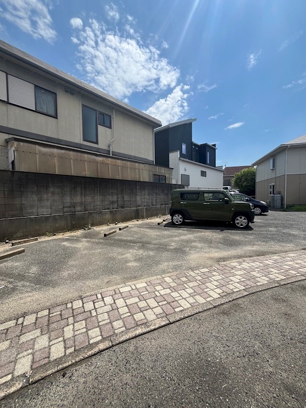 サンハイツ力丸 B棟 駐車場