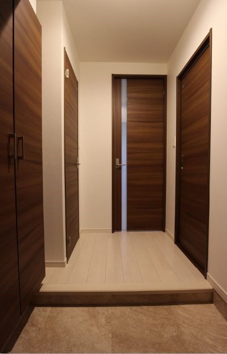 THE SQUARE Grand　Residence トールタイプのシューズボックスです。