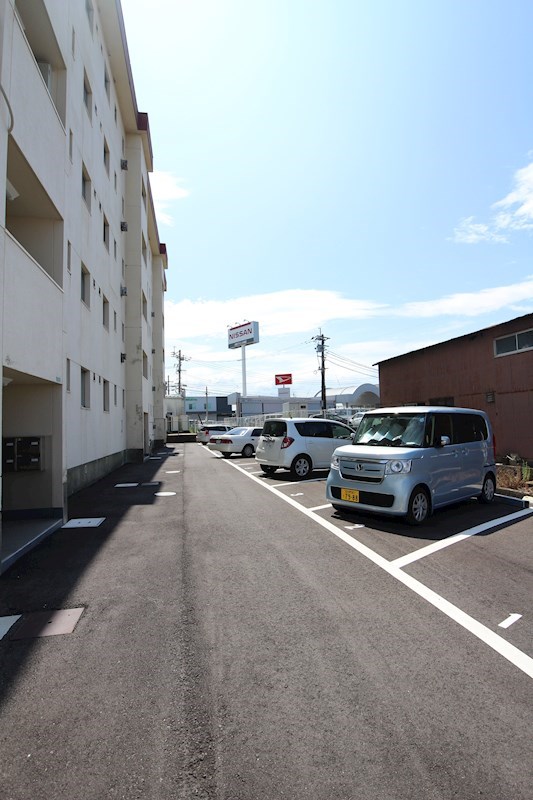グリーンマンション 敷地内にある駐車場です。