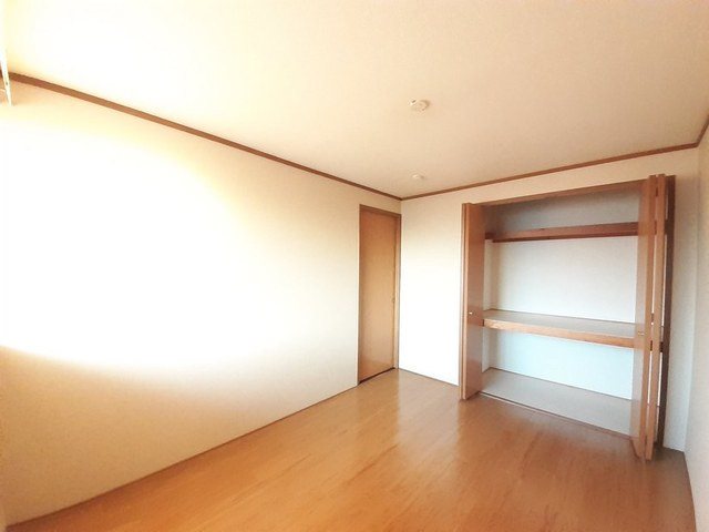 ファミール泉A 収納