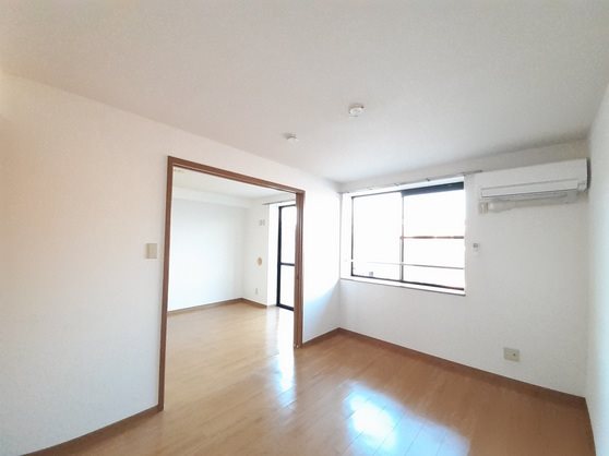 ファミール泉A エアコン付き♪