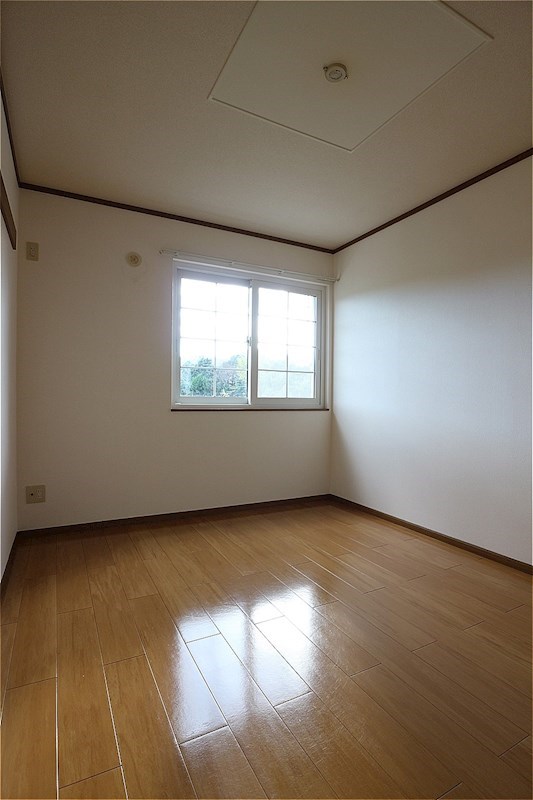 ダンケ吉志 ※参照※別の部屋の写真になります。