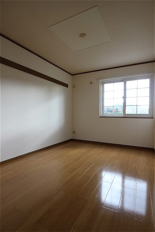 ダンケ吉志 ※参照※別の部屋の写真になります。