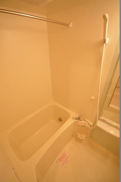 アーバン・フォレスト　A棟 清潔感のある浴室