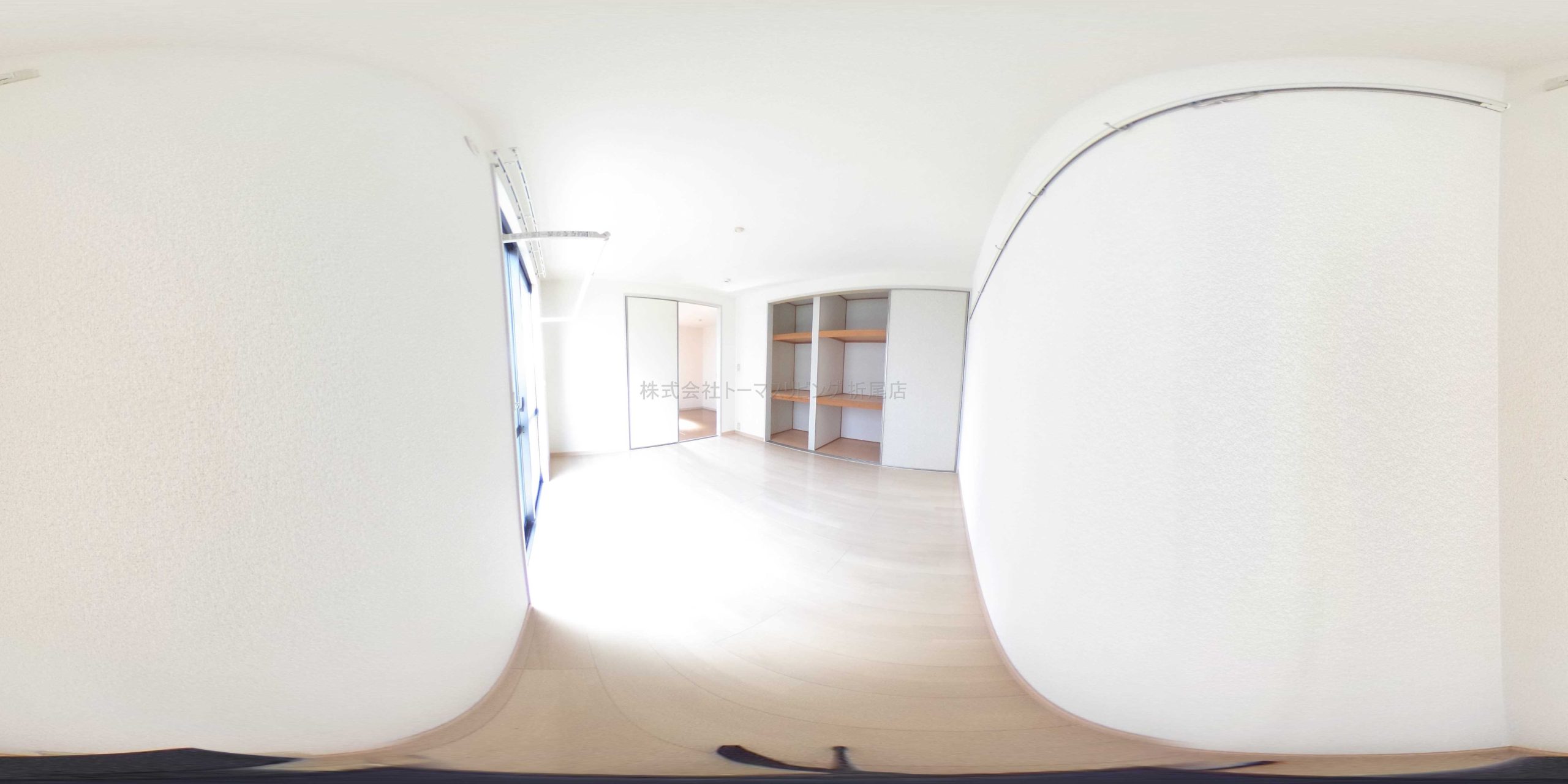 実際の写真を準備中の為、同じ建物の別室写真です。参考下さい。