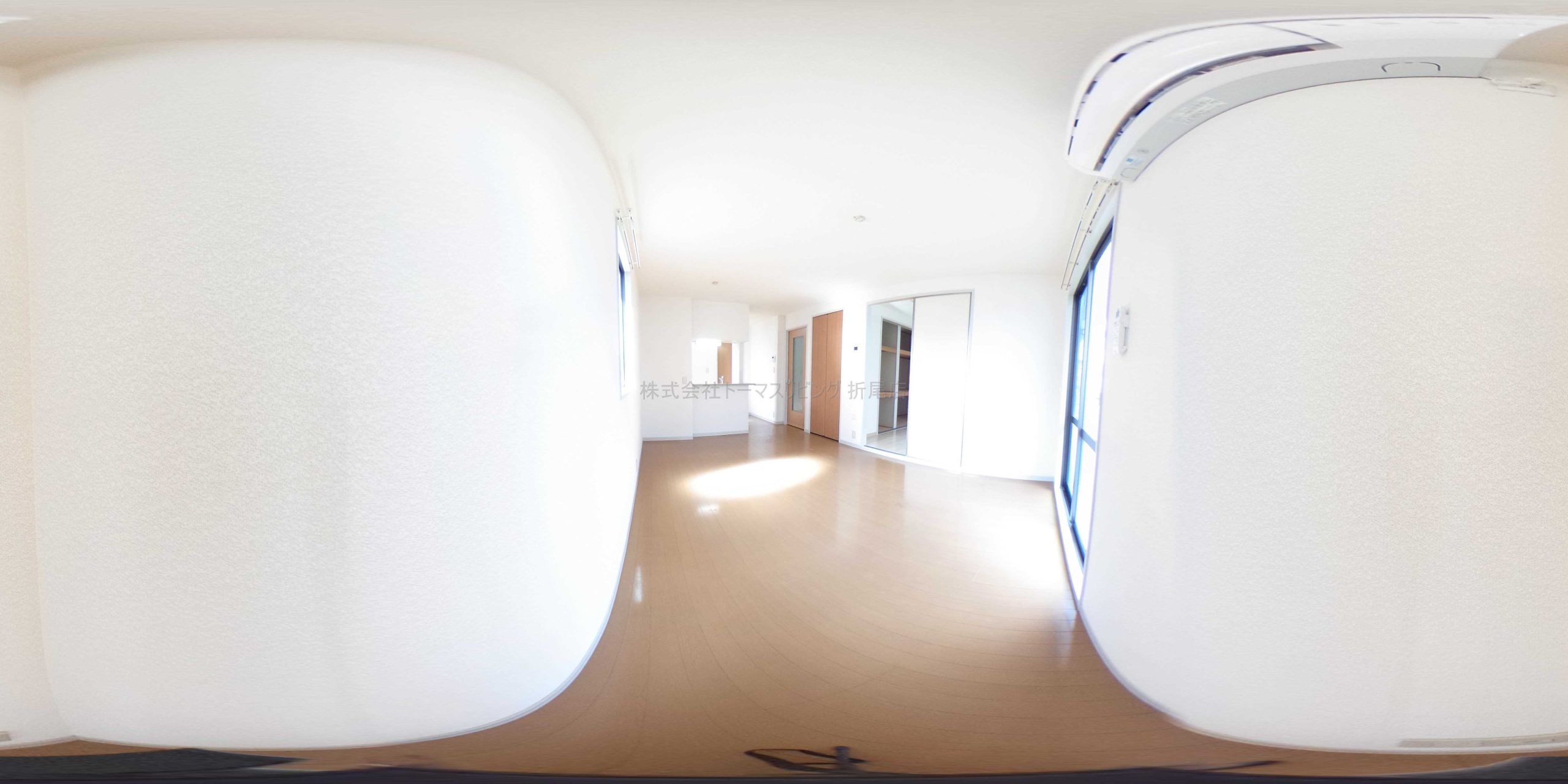 実際の写真を準備中の為、同じ建物の別室写真です。参考下さい。