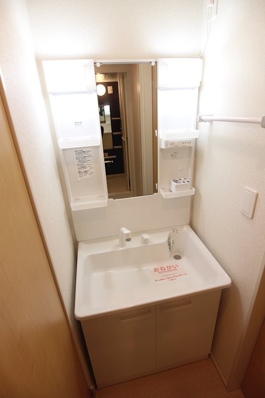 エス・ベル　A棟 ※別号室の写真です。脱衣所は社会人の必須条件ですね