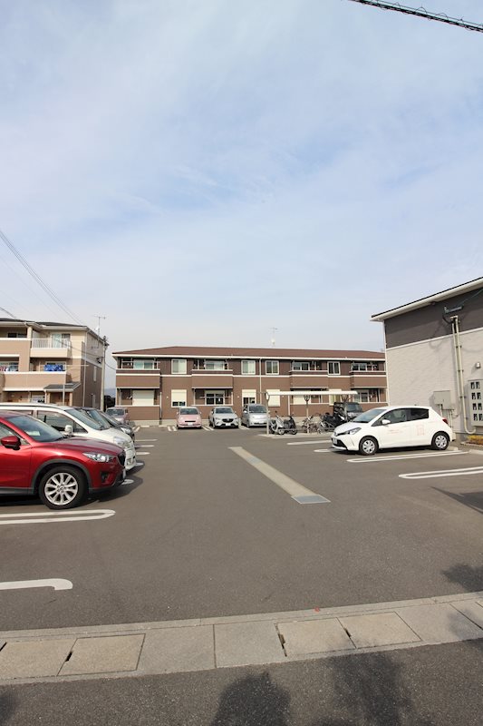 エス・ベル　A棟 停めやすい平置き駐車場