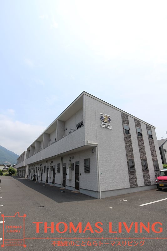 ルネス若園 A棟 ガレージ付！