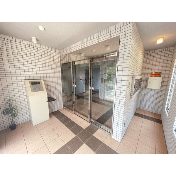 プレステージ嵐山Ⅱ エントランス