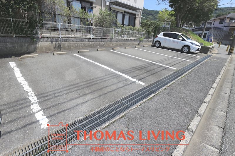 グランディール A棟 駐車場