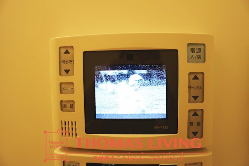オーク 浴室にテレビが有ります。