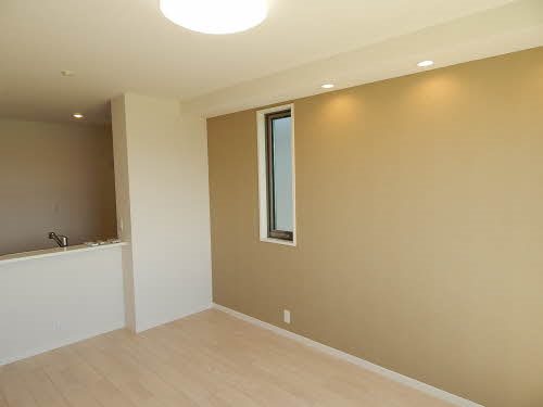 ＮＡＤＹＡⅡ　D棟 明るく広いリビングです♪